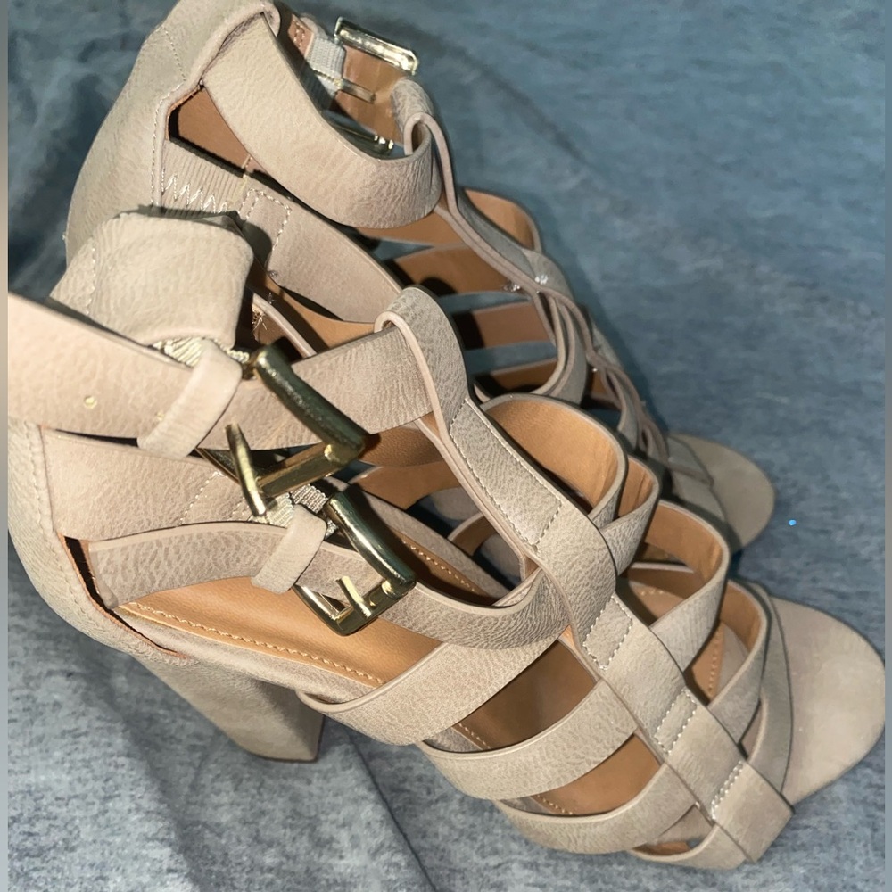 Charlotte Russe Cream/Tan Strappy Heels Size 8